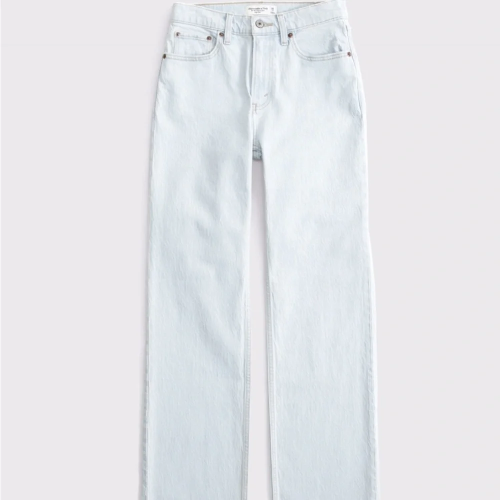 Abercrombie & Fitch Curve Love High Rise 90s Relaxed Jean - 27 Long - Light Wash - Picture 7 of 10